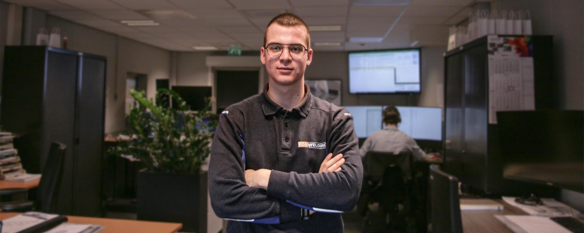 Corstian op de serviceafdeling van RobWelding